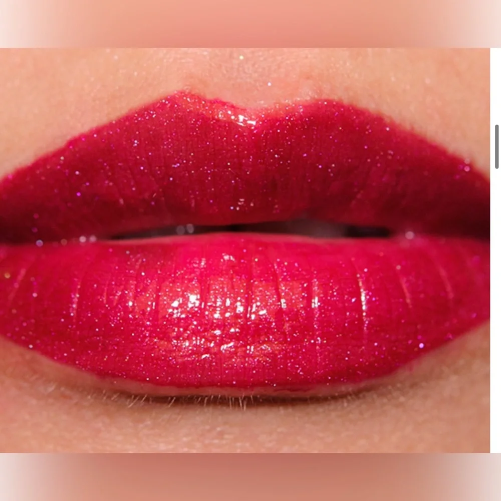 MAC LUST FOR LIFE LIPGLASS. LIMITED EDITION. RARE. NEW IN BOX.